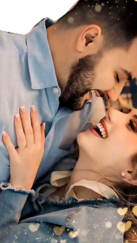 سنو   ساز من ؎  مَتَاعِ جَاں-شاہ من 
" اے چَندے ماہتاب"♡❤●•◦
 کم بولتی ہوں مگر اُسکے الفاظ دل پر نقش چھوڑ جاتے 
“خوشبوؤں کی طرح وہ خاموش رہ کر بھی دلوں میں اتر جاتی ہے.”
🌱❤️