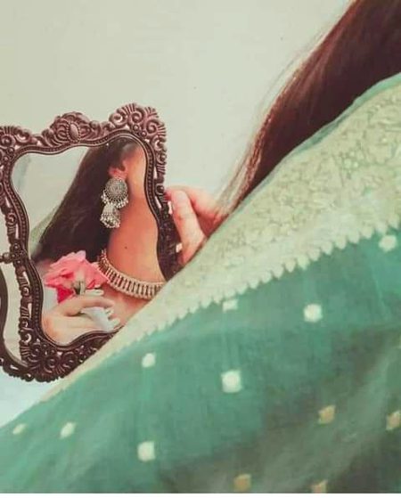 ضروری ہے تصویر لینا بھی
آئینہ گزری ہوئی جوانی نہیں دکھاتا🔥✌