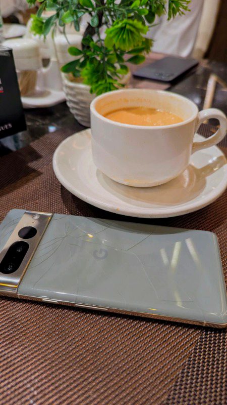 ایک تعلق ایک عقیدت ایک محبت
فقط چائے سے چائے تک 🧡🍵