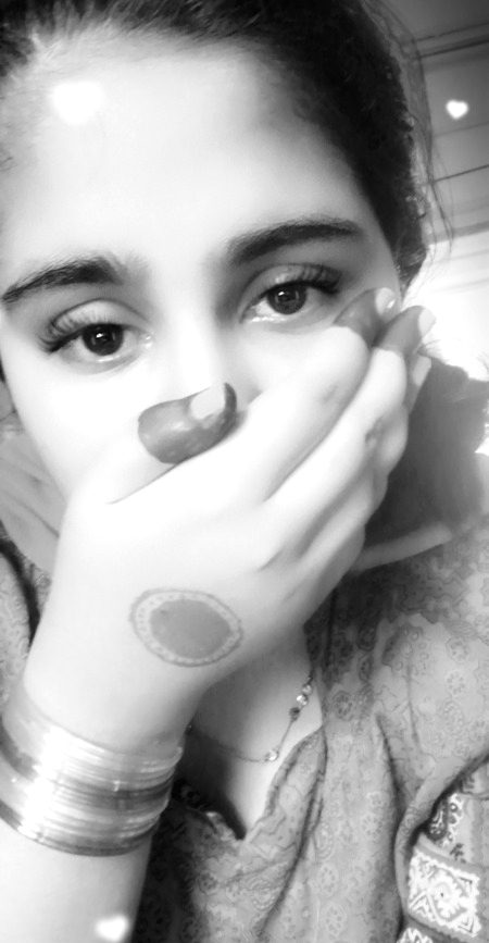 kis kis ko batā.eñge judā.ī kā sabab ham 
tū mujh se ḳhafā hai to zamāne ke liye aa