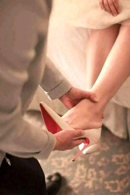 عورت کی عزت کرنے والا مرد 
اپنی ماں کی تربیت کا بہترین مظہر ہے🌸🥀