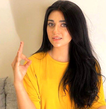 Sara khan😍