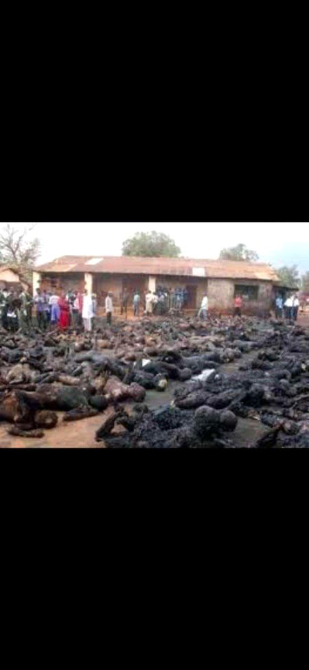 یہ برما کے مسلمان ہے جن کو جلایا گیا لیکن جو واقعہ کل پیش آیا وہ بھی قابل مذمت ہے بس اتنا کہوں گا اسلام کے بارے میں بکواس بند رکھے اور جو مجرم ہیں ان کو سزا دی جائے