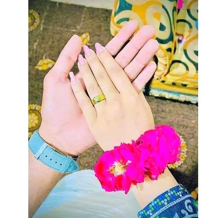 *روبرو حُسن ہو اور حُسن بھی تیرے جیسا⁩!؛!!*
*پھر کوئی دل کے خساروں کو کہاں دیکھے گا*