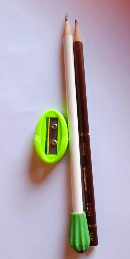 Mera drawings Wala pencils hmmm  pages NAHI hai mere pass khatam ho gaya ab 😔😔☹️😊