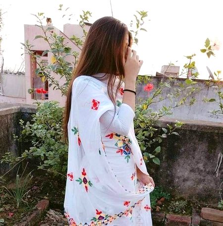 کسی کو #چاہو تو یہ نہ سوچو کہ وہ #مقدر میں ہے یا نہیں🌹🌿 🌹بلکہ اتنی #شدت سے... 
چاہو کہ رب اسے #تمہاری تقدیر بنا دے🌿