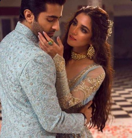 ترے ساتھ کے لمحے بہت قیمتی ہیں ❤
وقتی ہی سہی تم مجھے میرے لگتے ہو❤️