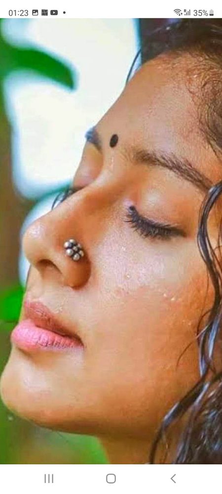 تیری آنکھوں سے لگتا ہے کہ تو خفا ہے مجھ سے.
جھکی پلکوں نے تو کچھ اور ہی کہا ہے مجھ سے🔥 Mahii 💔