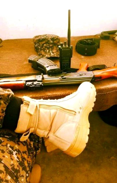 Sangmarmar Ke Mahal Mein Teri Tasveer Sajauga, Mere Iss Dil Mein Aye Sanam Tere Khwab Sajaunga, Aajma Ke Dekh Le Tere Dil Mein Bas Jaunga, Pyar Ka Pyasa Hun Tere Aagosh Mein Simat Jaunga.