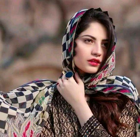 Neelum muneer