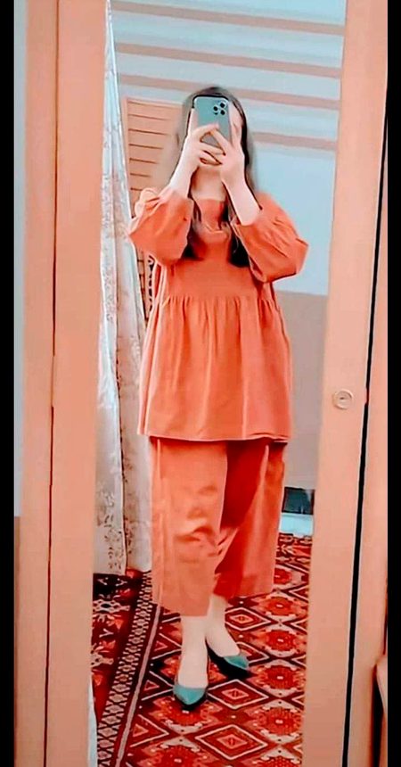 اداس ہوں تو کہتے ہیں اداسی اچھی نہیں ہوتی 
اگر مسکرا لیں تو مسکرانے کی وجہ پوچھتے ہیں لوگ