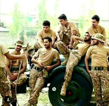 Zindagi Mein Ajeeb Se Mod Aayenge, Kabhi Khushi To Kabhi Gam Layenge, Rakhna Hamesha Khud Ka Khayal, Kyuki Aap Hasenge To Hum Bhi Muskurayenge.