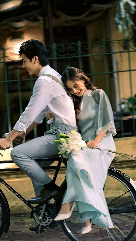 تم ہی بتاؤ کہ کیا کروں میں اس دل کا
ابھی تو بات کی اور پھر سے تم یاد آنے لگے