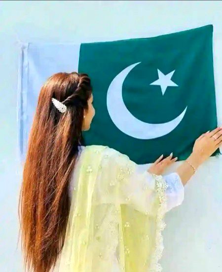 بغیر اس کے کہاں ممکن تھی شناخت میری
میرا ملک میرے شجرہ نسب کی طرح ہے🇵🇰