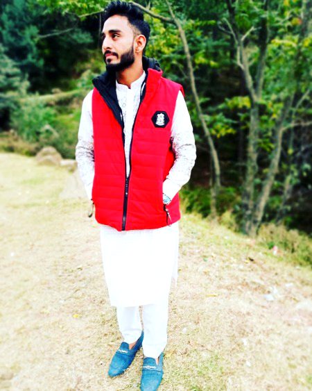 _کسی نے خواب دکھائے تھے زندگی کے ہمیں_
_کسی کے ساتھ ہمارا بھی رابطہ ہوا تھا_
_یہ خال و خد بھی ہمارے یونہی نہیں بگڑے ہمارے ساتھ محبت کا حادثہ ہوا تھا-😖💔_