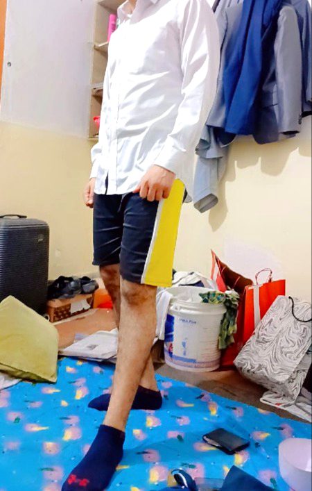 Mazduri waala room,,relax for few minutes,,