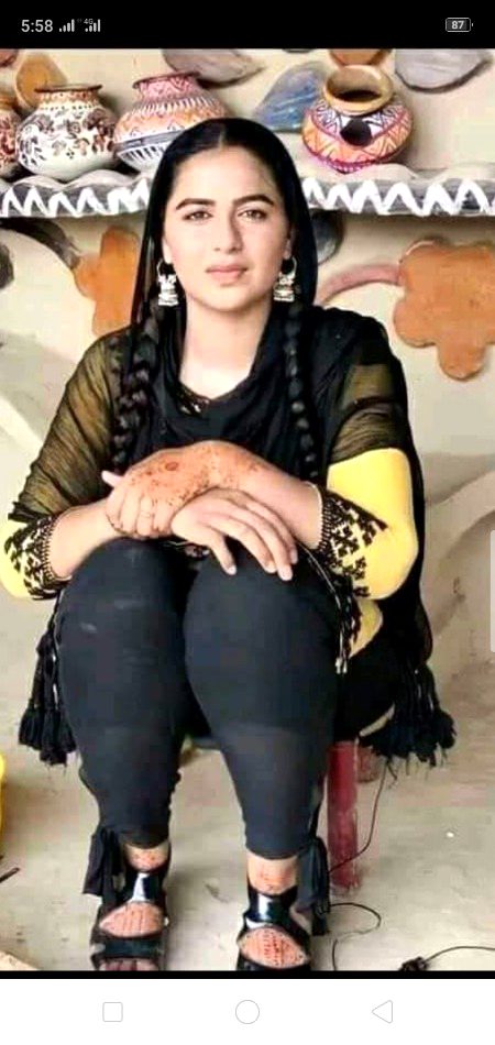 کیسے ممکن تھا ہر شخص سے کہنا تیرا دُکھ 
مجھ کو سج دھج کے منانا پڑا ہے سوگ تیرا🔥 Mahii 💔