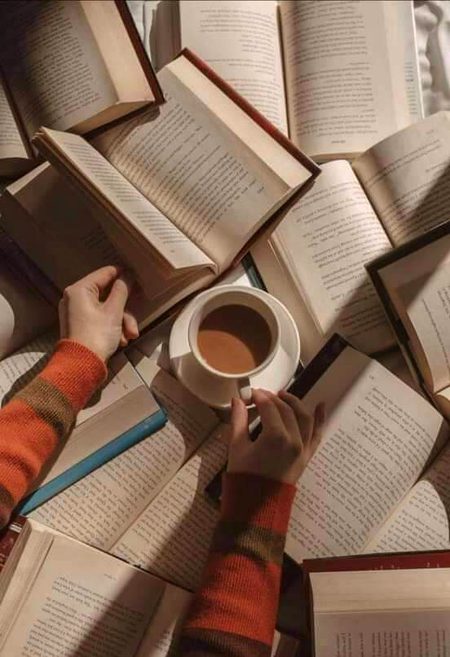 پہلے نمبر پر تنہائی دوسرے پر چاۓ.❣
شاعری تو ہماری تیسری محبت ھے ☕🥀