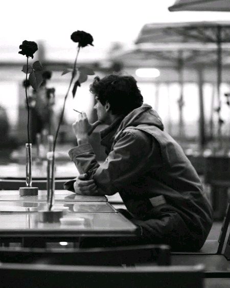 "اب تمہارے زکر پر ہم بات بدل دیتے ہیں."