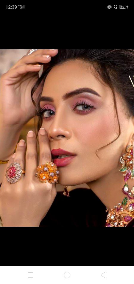Beautiful People image