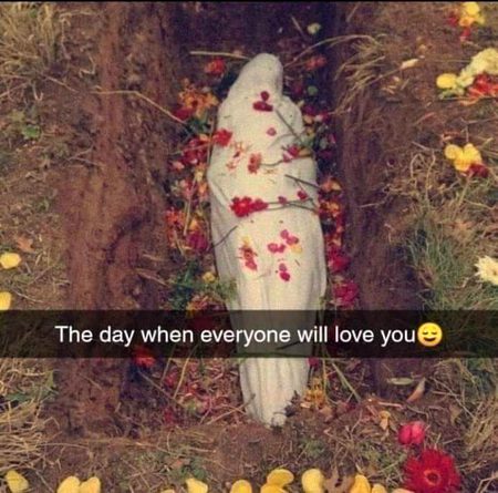 مٹی اوڑھ کر سو جائیں گے..⚰️
ہم بھی ماضی ہو جائیں گے_🥀
 ZaRRaaR💔🥀
