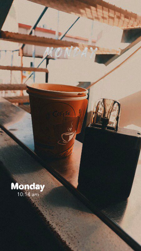 اور پھر ایک دن ہمیں بھی ہماری ناکام خواہشوں اور بےنام حسرتوں کے ساتھ سپرد خاک کر دیا جائے گا!!💯