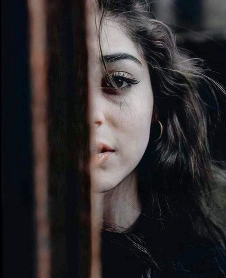 دو ہی گواہ تھے میری محبت کے وقت ایک گزر گیا اور دوسرا مکر گیا۔