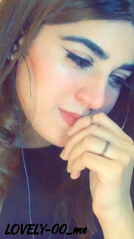 مرشد! میری امی کہتی ہیں تم بہت نیک ہو
رات کو تمہارے کمبل میں سے روشنی نکلتی. ہے