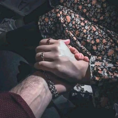 محبوب کا قرب سانسیں چھیننے سے سانسیں عطا کرنے اور دل کی دھڑکن روک لینے سے دھڑکن تیز کر دینے کی صلاحیت رکھتا ہے ۔۔۔ بشرطیکہ محبت سینے کے درمیان میں موجود دھڑکتے دل کی ادھم مچاتی دھڑکنوں سے کی گئی ہو۔۔ نہ کہ جسم کے اوپر والے حصے میں موجود دماغ میں پائے جانے والے ہارمونز میں تبدیلی کو محبت سمجھا جائے 💞