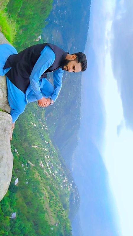 :کبھی فرصت ملی تو خود کو دیکھے گئے 🥀
ویسے تو لوگ بہت برا بولتے ہیں 🍂