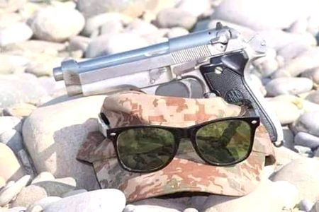 ہم نے نے مانا کہ دشوار ہے تمھارا ملنا ۔۔۔
ہم بھی "فوجی" ہیں ہاتھ آتےنہیں یوں آسانی سے۔۔۔
😏😊
🥀