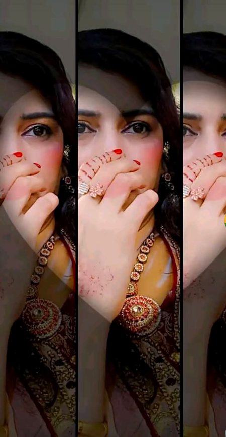 نغمہ سرا  ہیں تیرے  لیے یوں تو دھڑکنیں..
لیکن وہ کیا سُنے کہ جسے تو سُنائی دے.
قرطاس پر بکھیر کے سارے حسین رنگ..
کرت ہیں آرزو کہ ہمیں تُو دکھائی دے💔Unzii🥀