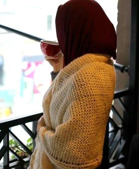 کچھ آنسو تنہائی مانگتے ہیں___ اور کچھ کندها___لیکن معتبر وہی ہوتے ہیں جو...
ہتھیلیوں کی زینت بنیں۔ جو سجدوں میں بہہ جائیں۔😇🥀