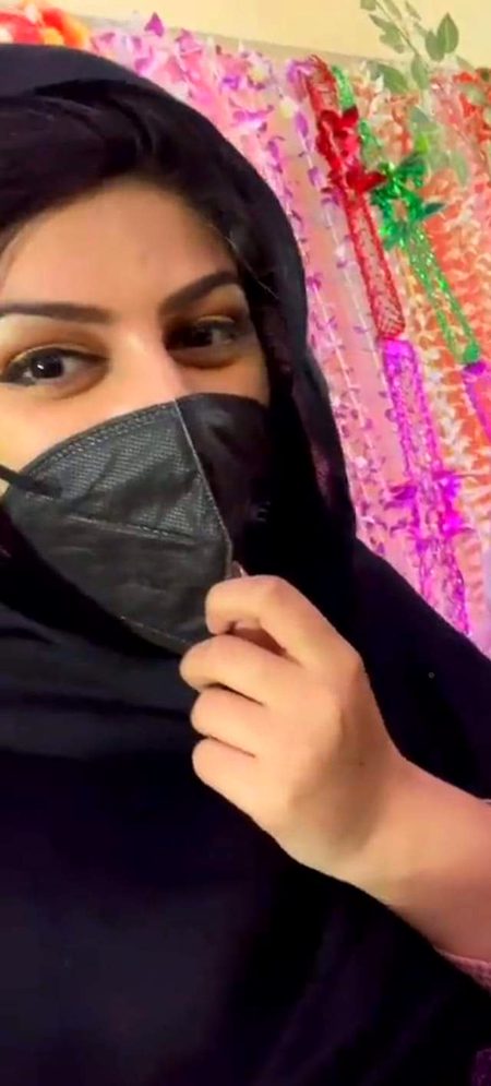 الـزام غلـط ہے کہ محبت نے اُجـاڑا🥀
تقدیر نے ہم سوں کو سنوارا ہی کہاں تھا🔥 Mahii 💔