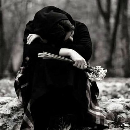 دل میں اک ہلکی سی اداسی ہر وقت رہتی ہے
جیسے کوئی بات کہے بغیر ہی رہ گئی ہو