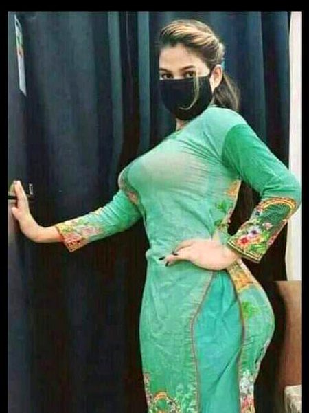 وہ عورتیں کتنی خوش قمست ہوتی ہیں
جو اپنی تھکی ہوئی ٹانگوں کا بوجھ
اپنے خاوند کے کاندھوں پہ ڈال دیتی ہیں 
#