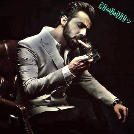 مطلبی دنیا کے لوگ کھڑے ہیں ہاتھوں میں پتھر لے کر۔
میں کہاں تک بھاگوں شیشے کا مقدر لے کر ۔
💕Merijan16💕