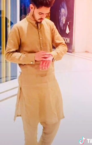 jan us de ha jan usa le ha ab dhrkhn woh ha jisa jan de ha