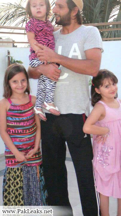 Pakistani Celebs image