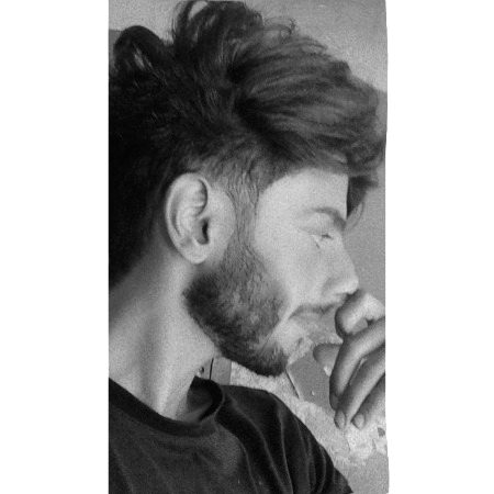 یہ سوچتا ہوں چراغوں کا اہتمام کروں 
ہوا کو بھوک لگی ہے کچھ انتظام کروں 
ہر ایک سانس رگڑ کھا رہی ہے سینہ میں 
اور آپ کہتے ہیں آہوں پہ اور کام کروں 
ابھی تو دل کی قیادت میں پاؤں نکلے ہیں 
تلاش عشق رکے تو کہیں قیام کروں 
خطا معاف مگر اتنا بے ادب بھی نہیں 
بغیر دل کی اجازت تمہیں سلام کروں 
فقیر عشق ہوں کشکول دل میں حسرت ہے 
گداگری کا محاصل بھی تیرے نام کروں 
مرے جنون کو صحرا ہی جھیل سکتا ہے 
کہیں جو شہر میں نکلوں تو قتل عام کروں