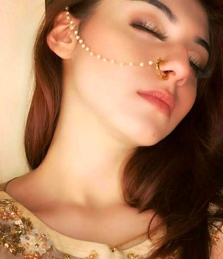 ہر چند.کوئی خواب مکمل نہیں ہوا.
میں اس کے باوجود بھی پاگل نہیں ہوا.
جاری ہے حادثوں کا سفر اس طرح کہ بس.
اک حادثہ جو آج ہوا.کل نہیں ہوا.
بچھڑے ہوئے تو.ایک زمانہ ہوا مگر.
وہ شخص میری آنکھ سے اوجھل نہیں ہوا💔Unzii🥀