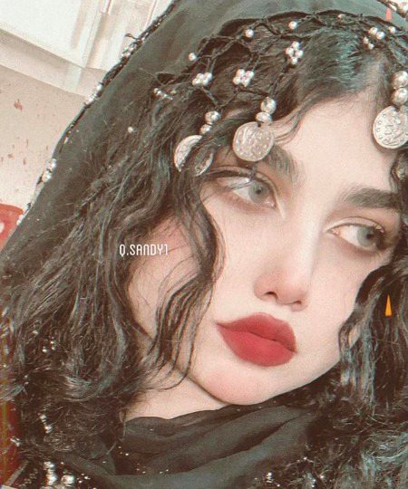 !!!main Hamdardi ki khairatOo k SikyY mOr dEyYti hUn....!!!
K jiSs pr "bOjh"bn jaOn uSsayY main chOr dEyti hUn...!!!🔥🔥