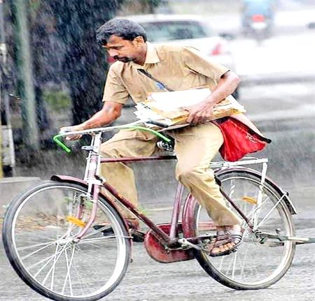 😊واپس لے آیا ڈاکیہ چٹھی میری 
بولا پتہ صحیح تھا پر لوگ بدل گئے😞
umaar ❤️