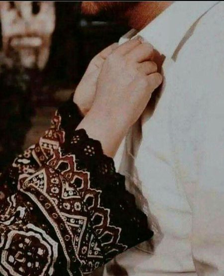 اس  نے تحفے میں بھیج کر اجرک 
میری تہذیب سے محبت کی❤️✨️