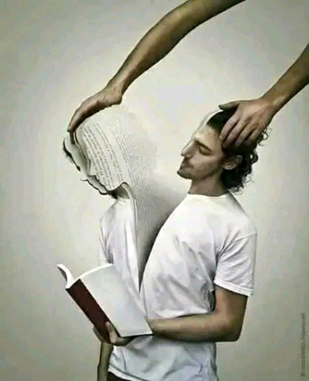 Sad boy 
کتاب کھول رہا تھا ,وہ اپنے ماضی ک. 
ورق ورق پہ بکھرتا گیا . چہرہ میرا