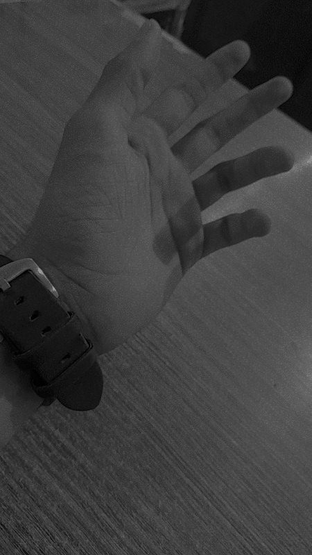 ہمارے ہاتھ میں وحشت نما لکیریں تھیں، ہمیں پتا تھا محبت تو ہو کے رہنی ہے 💔