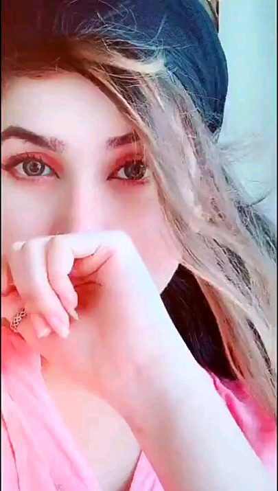 بسا کر خود کو میری آنکھوں میں کہا چلے تم👀
یہ شہر عشق یہاں ہجرت کی اجازت نہیں🔥