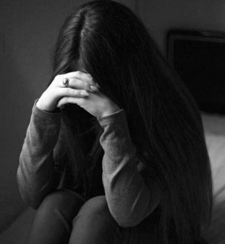 milna tha ittifaq bichhaDna nasib tha
vo utni duur ho gaya jitna qarib tha