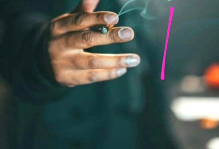 چائے سگریٹ  شاعری اور  رات  کا  جاگنا 
اپنے تو حصے میں یہی دوائیں رہ گئیں ہیں🔥