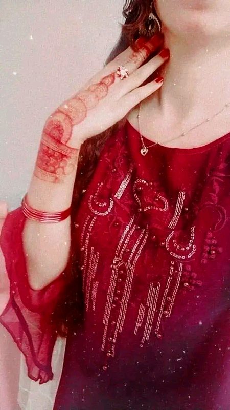 Phir Mehfil Mein luot Ayi ho 😇😇
Andaz Wahi hai ..Alfaz Badal lai ho😇😇
⬅✌✌✌Nosheen